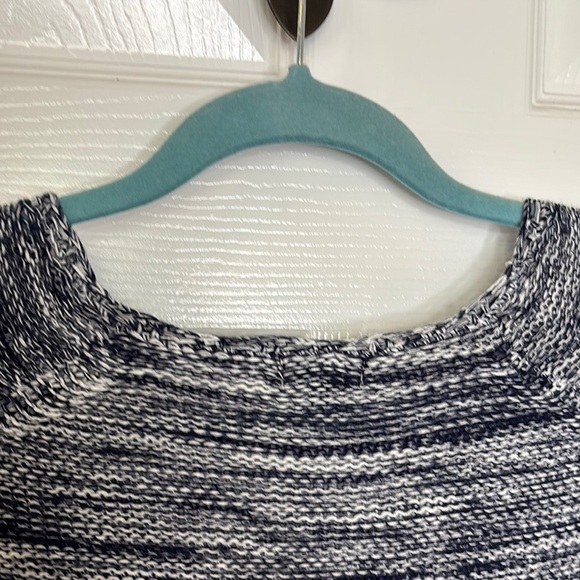 Hannah Navy and White V-neck Heathered Knit Tunic-Style Sweater Sz Lg - Picture 6 of 9
